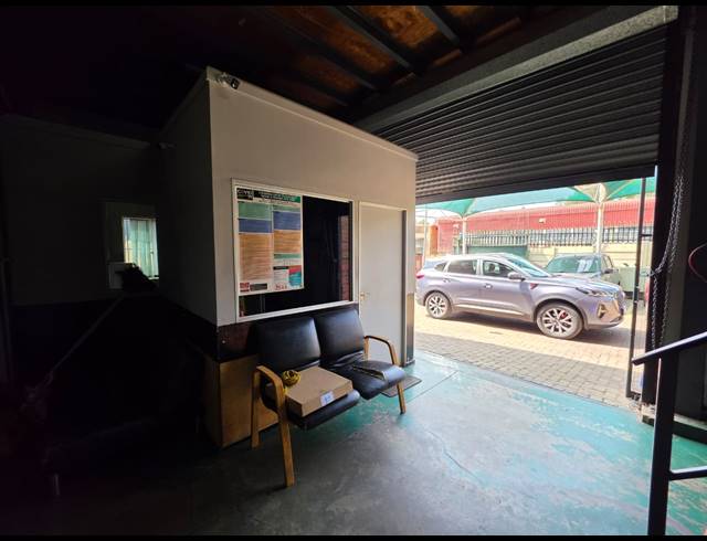 800M² WAREHOUSE FOR SALE IN FLORIDA